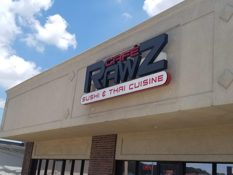 Cafe RawZ storefront in West Monroe.