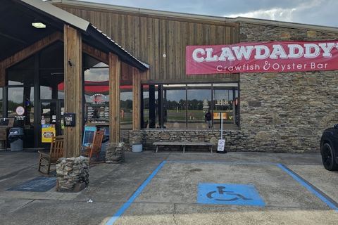 Claw Daddy’s Crawfish and Oyster Bar